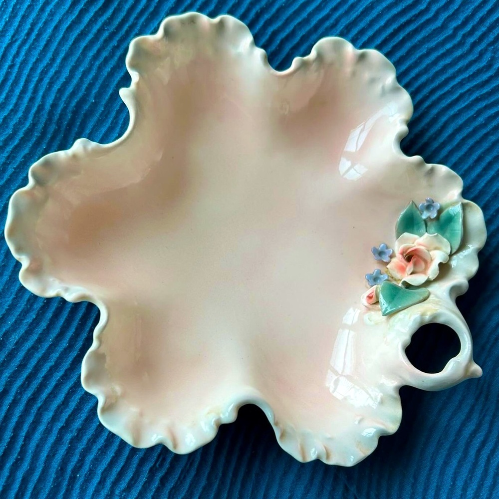 Florence vintage small dish/wall decor